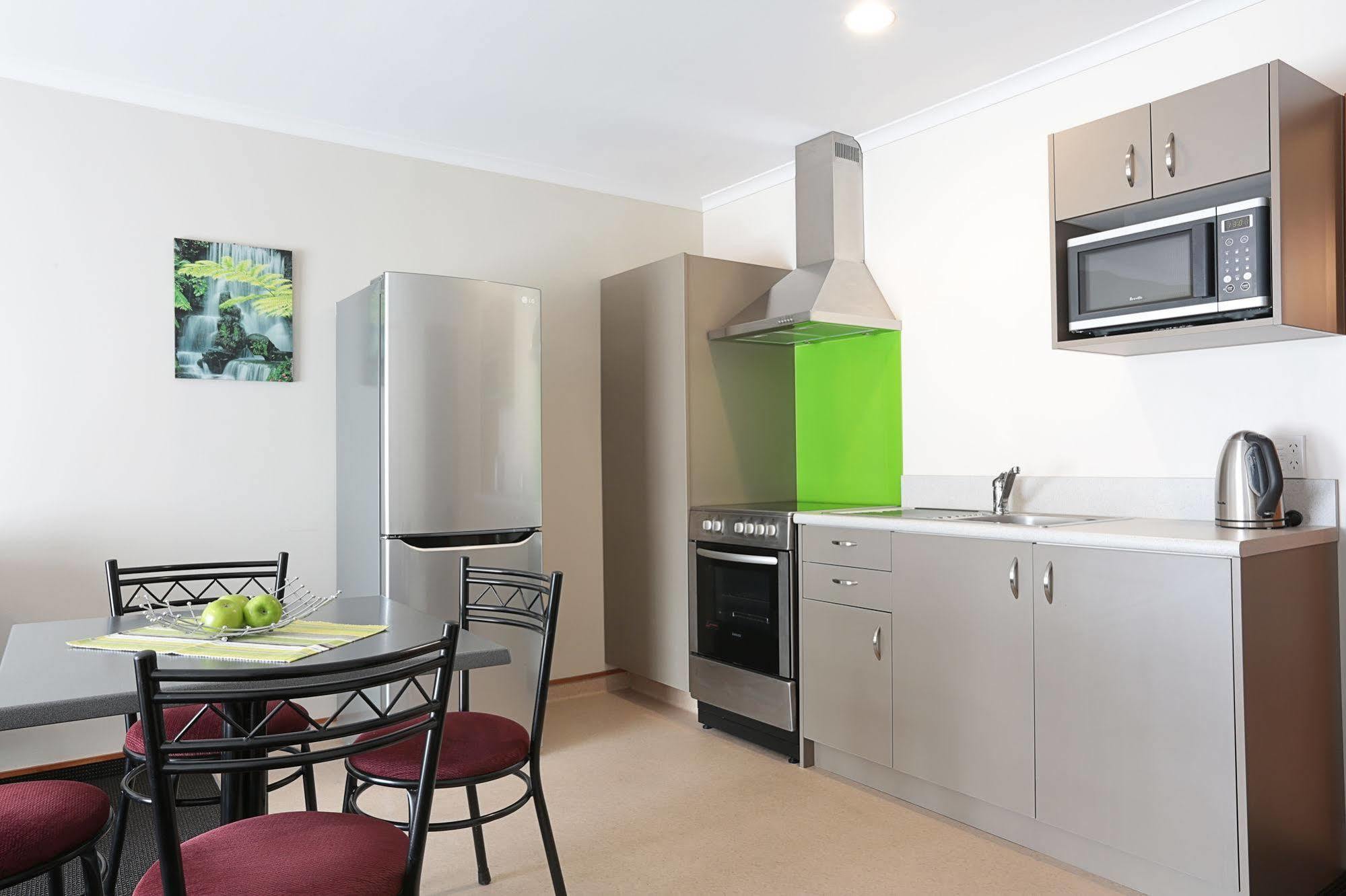 Admiral Court & Invercargill